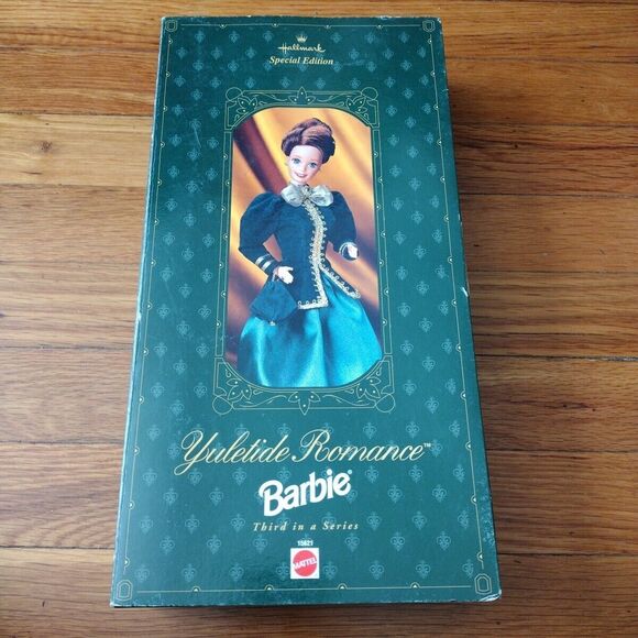 Yuletide Romance Barbie Third in the Series 1996 Mattel 15621 Hallmark SE NRFB - Picture 2 of 12